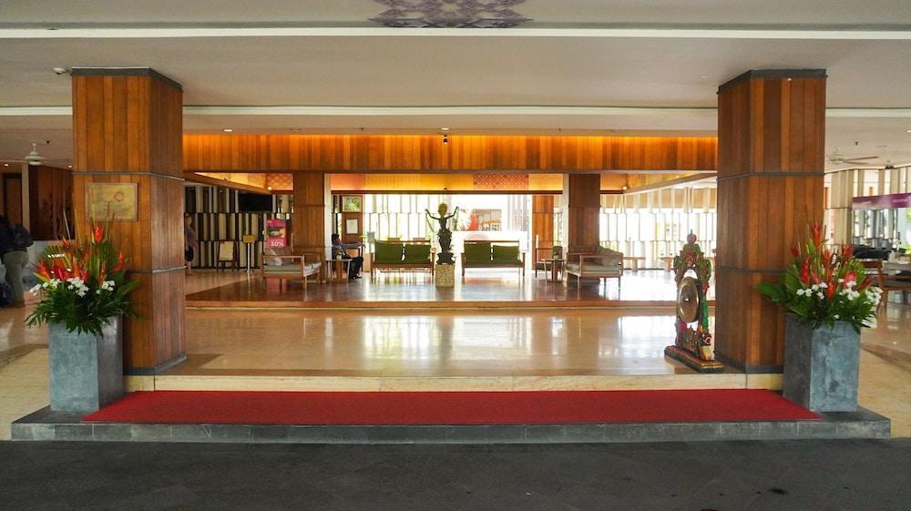 Truntum Kuta Bali Hotel Exterior photo